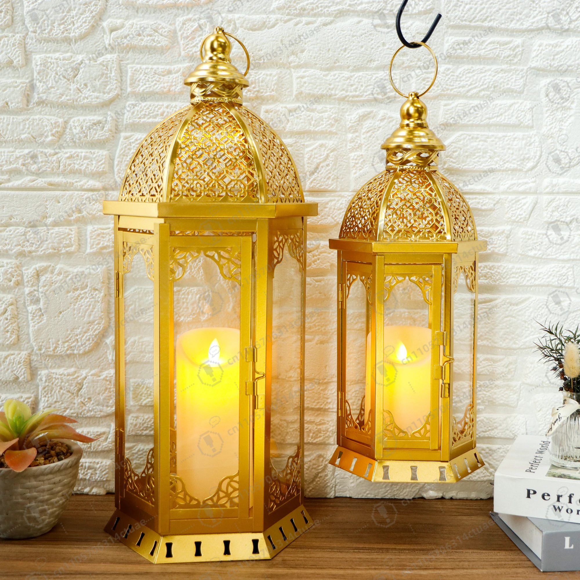 

Золотые металлические свечи в марокканском стиле (набор из 2 шт.), портативные стеклянные подвесные светильники для внутреннего и наружного использования