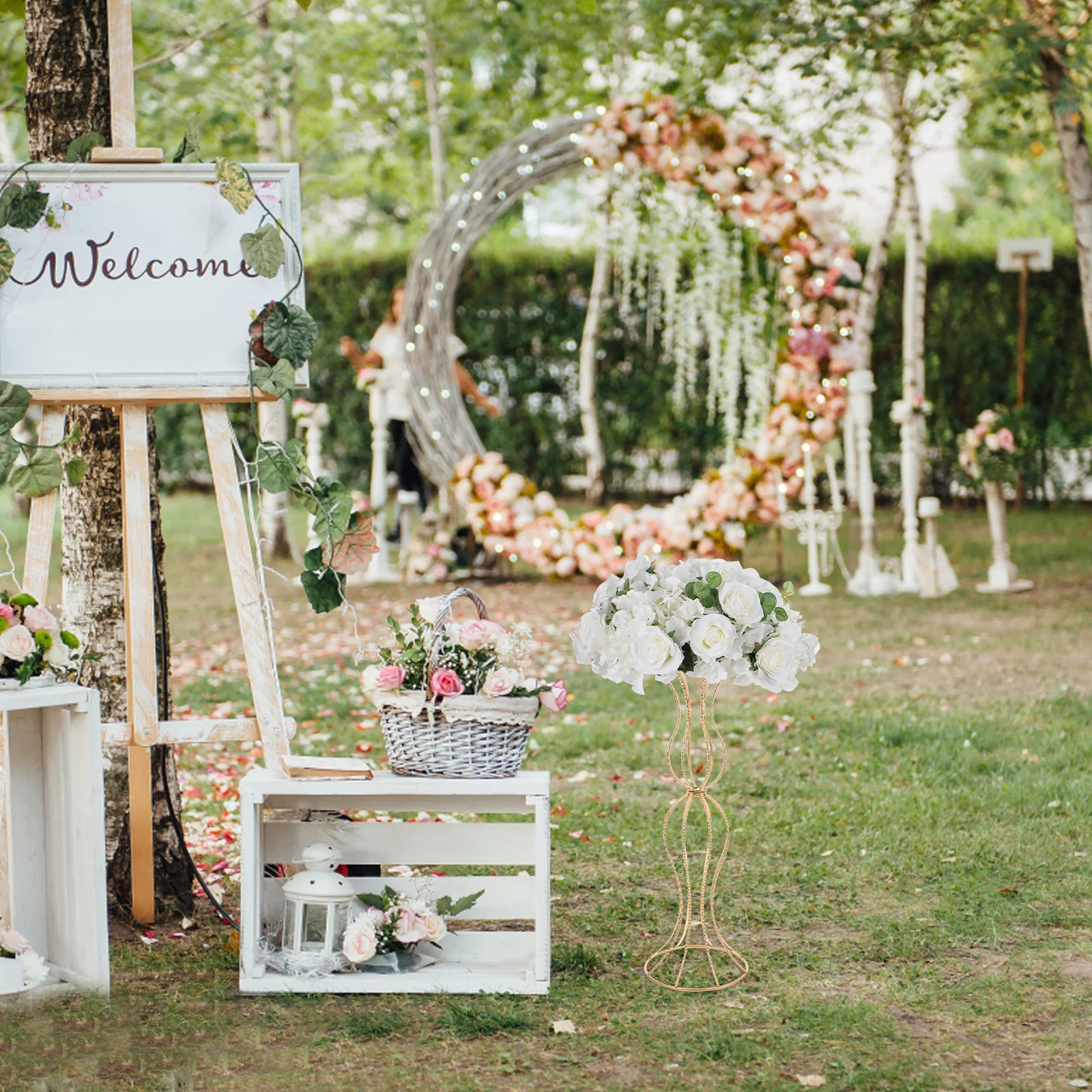 

Hollow Metal Flower Vase Wedding Centerpiece Flower Stand Decorative Holder for Garden Home Balcony Party Display Vase