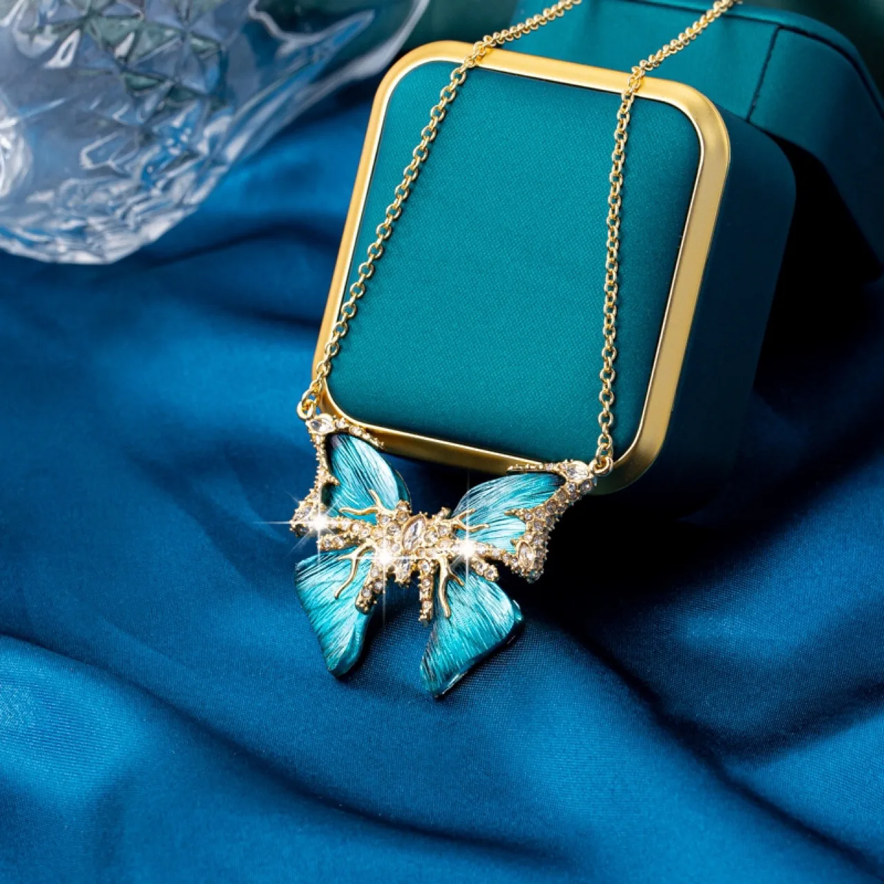 Genius Original Design Copper Plated Gold Full Diamond Butterfly Series Necklace
