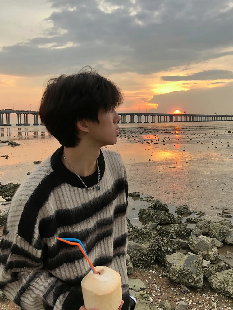 

Мужской свитер свободного кроя с круглым вырезом, вязаный, в полоску, из мягкого хлопка, для осени и зимы, повседневная верхняя одежда