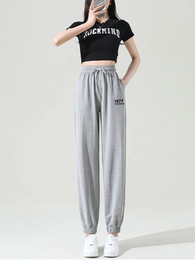 

Высококачественные повседневные свободные женские спортивные брюки из ледяного шелка, спортивные штаны большого размера, удобная одежда из девяти предметов с высокой талией