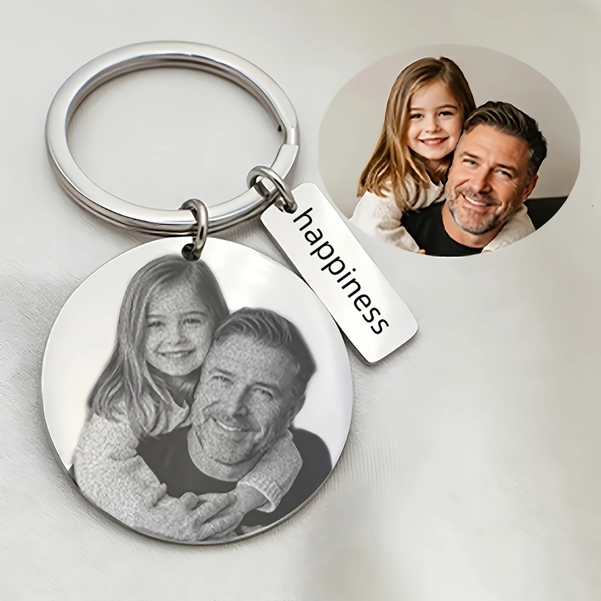 Custom Round Stainless Steel Photo Name Keychain Decorative Buckle Personalized Gift for Family Couple Holiday Daily Carry