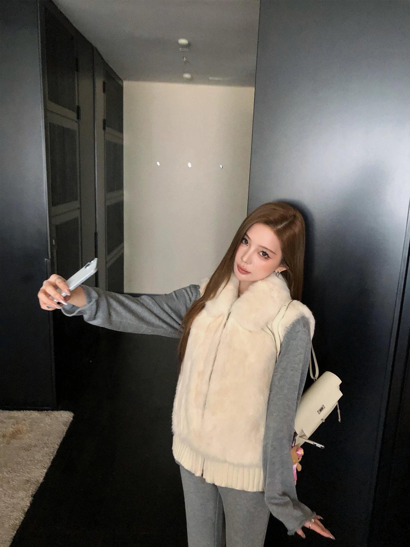 Cappotto in vera pelliccia di coniglio con risvolto monopezzo in pelliccia, gilet in pelliccia patchwork lavorato a maglia da donna, inverno