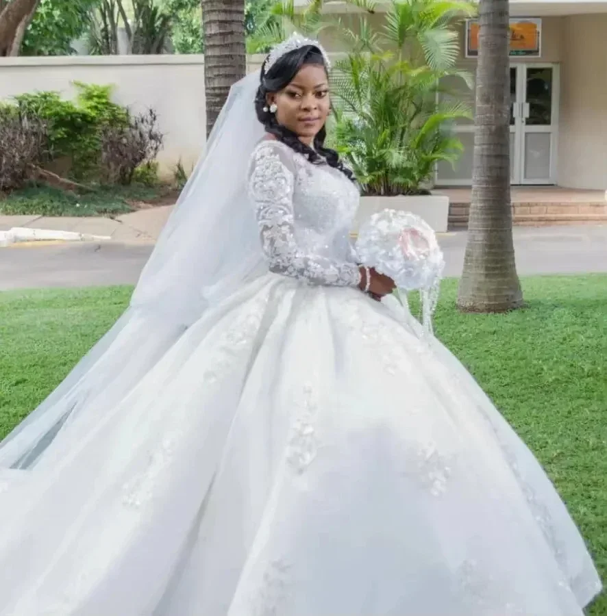 Customized White Ball Gown Lace Beading Plus Size Bridal Gowns Jewel Long Sleeves African Lady Marriage Dresses