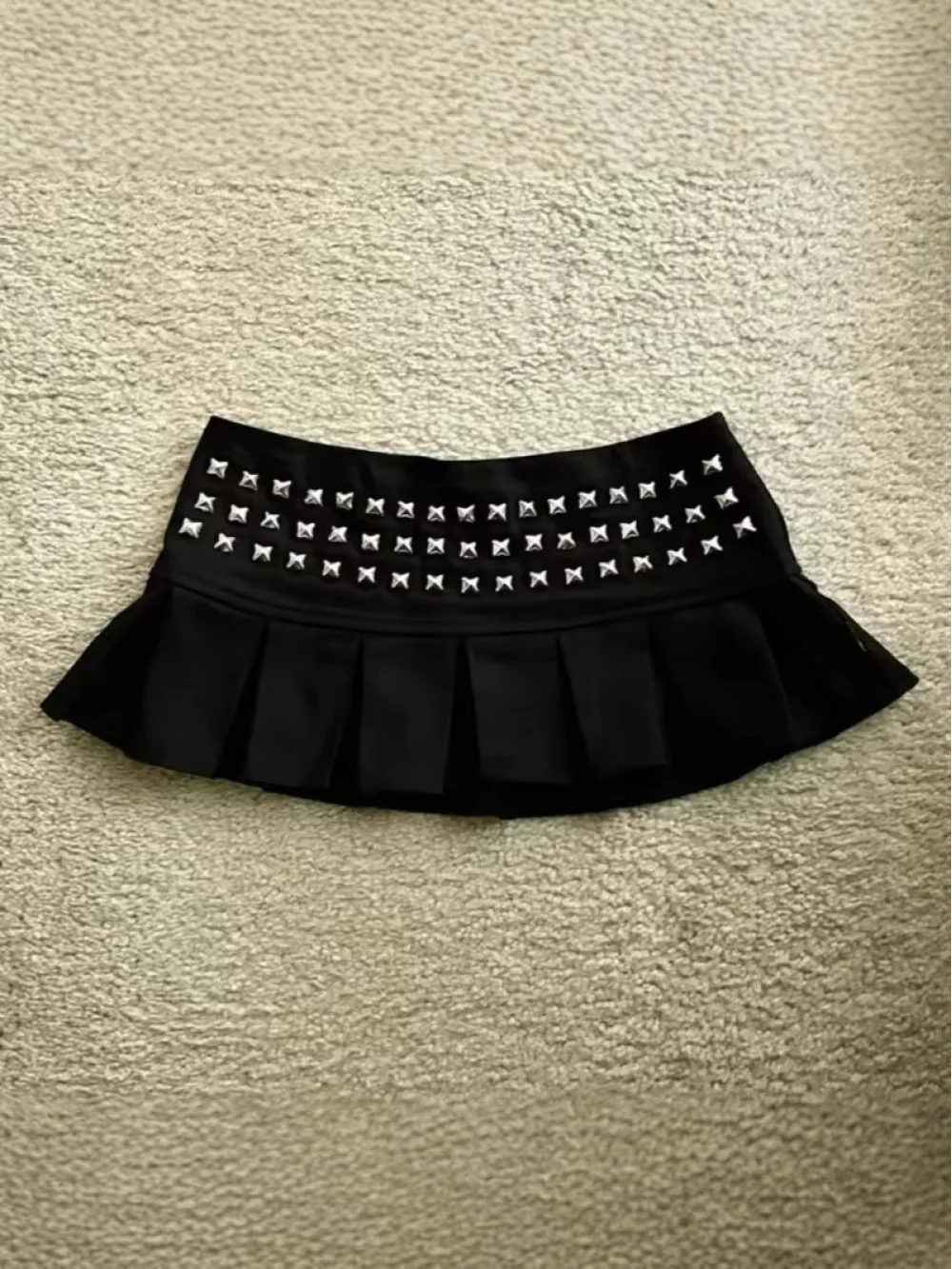 

Summer Hot Girl Side Zipper Pleated Skirt, Women's 2026 New Rhinestone Design, Unique A-Line Slim Fit Skirt Hot Girl Punk