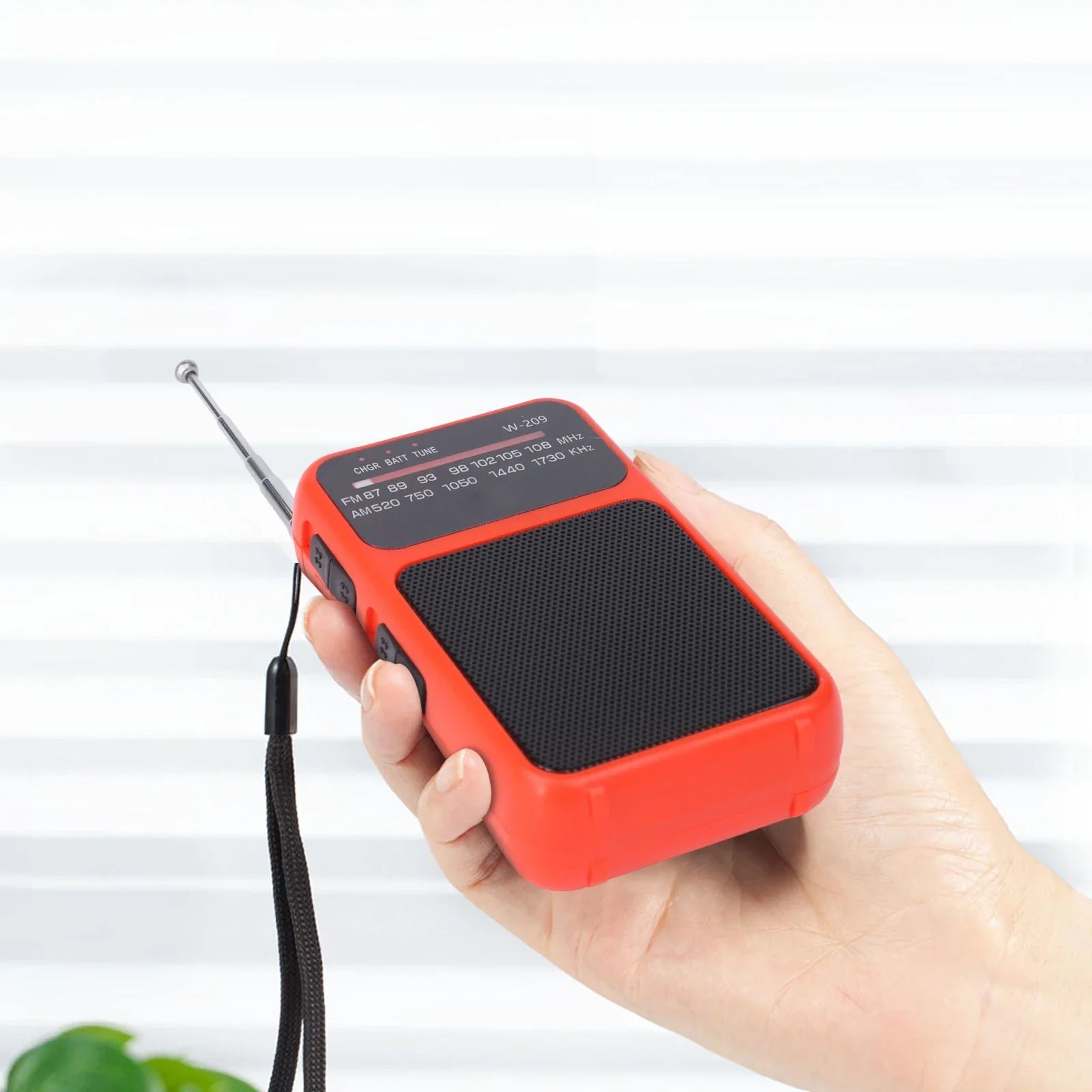 Pocket-sized Radio With Flashlight Dual Power FM/AM Pointer Radio With Headphone Slot Portable Radio For Outdoor Travel