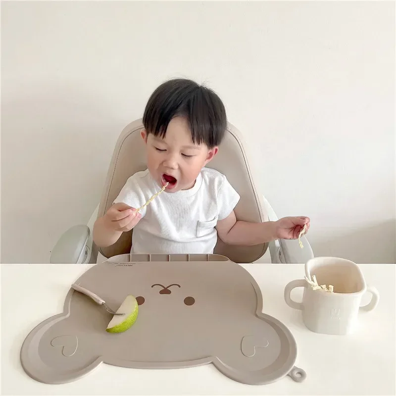 

Food Grade Silicone Baby Bib Table Mat Infant Tiny Diner Portable Suction Cup Placemat For Kids Baby Feeding Kitchen Placemat