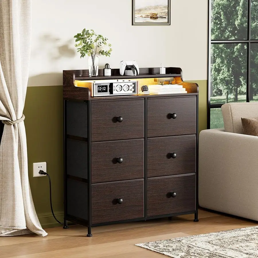 Cómoda para dormitorio con estación de carga y luces LED, mueble para TV con 6 cajones y tapa de madera, cómoda alta de tela