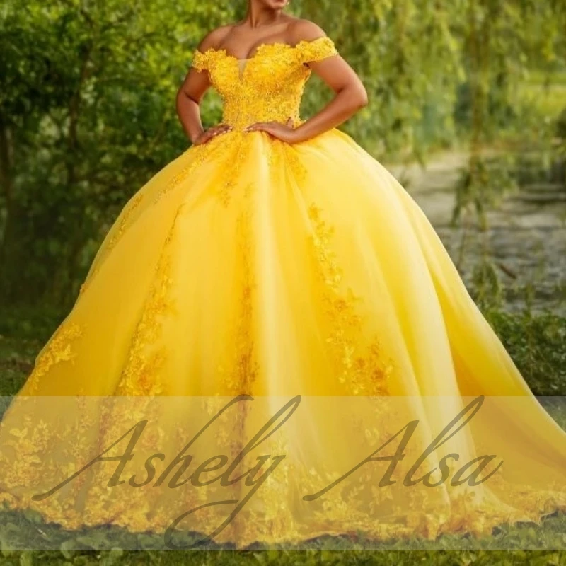 Elegant Mexican Yellow Quinceanera Ball Gown Dresses Dance Queen Cap Sleeve Lace Applqiue Ball Gown Vestido De xv Anos Party 15