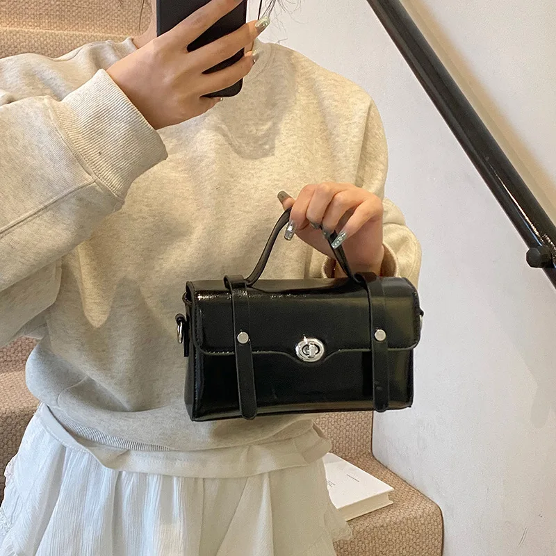 Mailman bag women's niche retro handbag fashionable soft leather diagonal straddle bag women's versatile shoulder messenger bag