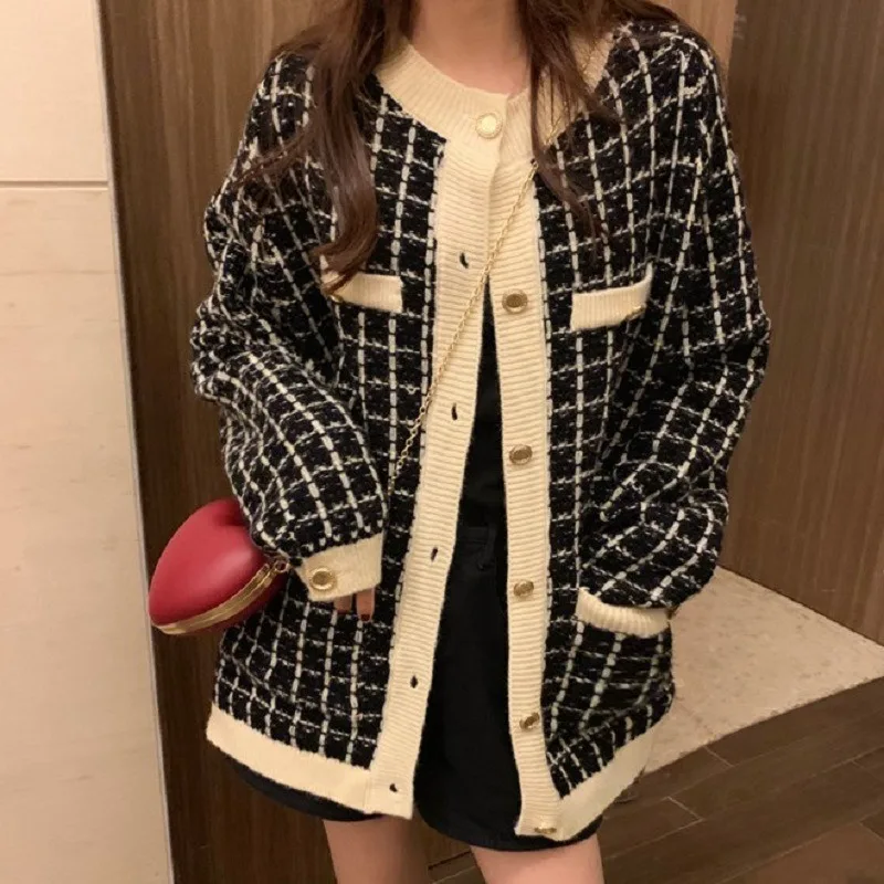 Plaid Jacket  Xiaoxiangfeng  New Graceful Sweater Over fit knit Outerwear Women Long Sleeve Cardigan Top 2024 Autumn and Winter