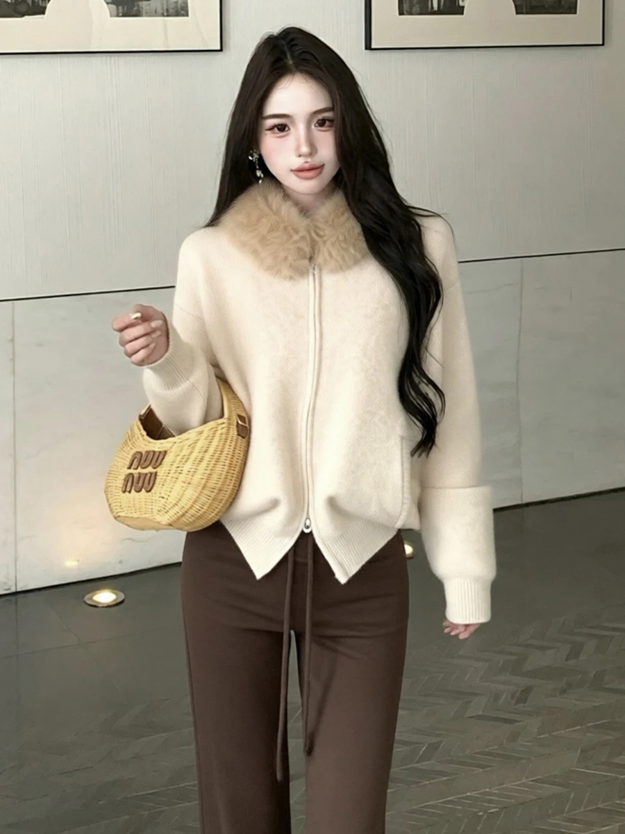 Fashionable Minimalist Soft Loose Knitted Coat with Fur Collar Zipper Design Removable Sleeve Long Winter Women's Jacket