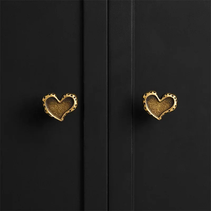 2pcs Love Heart Closet Pull Handle Retro Bronze Cabinet Door Handles Drawer Knob Single Hole Small Cupboard Wardrobe Pulls Decor