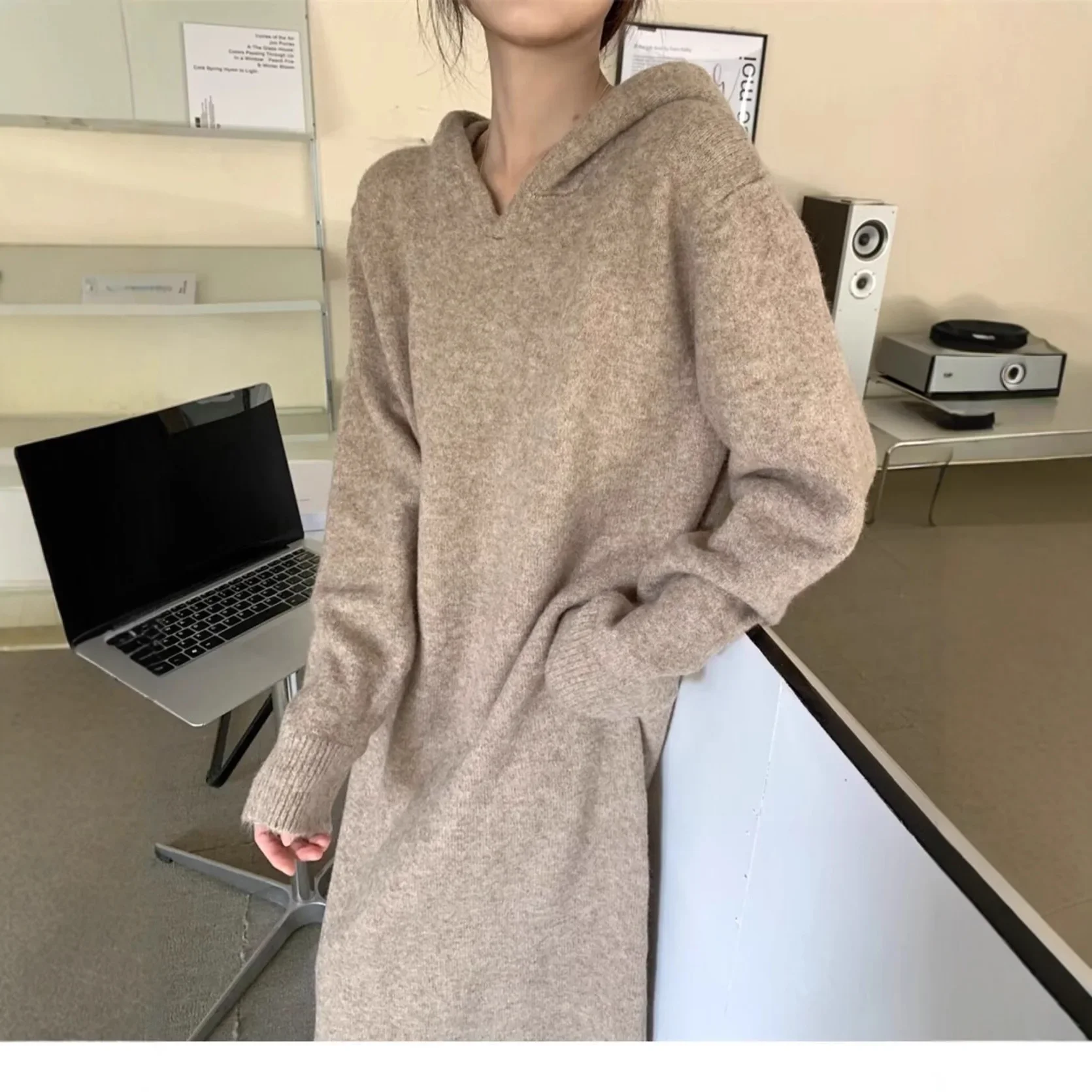 

Comfortable Polyester Fiber Long Sleeve Loose Fit Style Women's Knitted Hoodie Dress Mid-Length Pure Color Inner Wear Casual