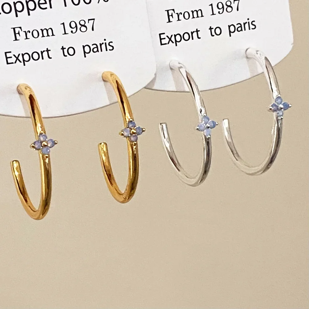 Clous d'oreilles simples et polyvalents, luxe en forme de C en Zircon bleu, bijoux de bureau élégants de niche, polyvalents au quotidien/travail, cadeau parfait