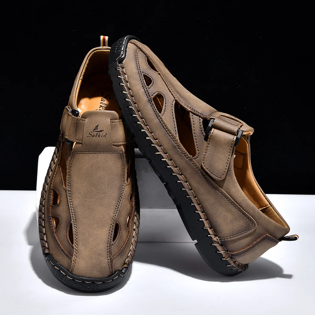 

Summer New Fashionable Large Hollow Sandals Outdoor Non Slip Breathable Hand Sewn Men's Baotou Sandals