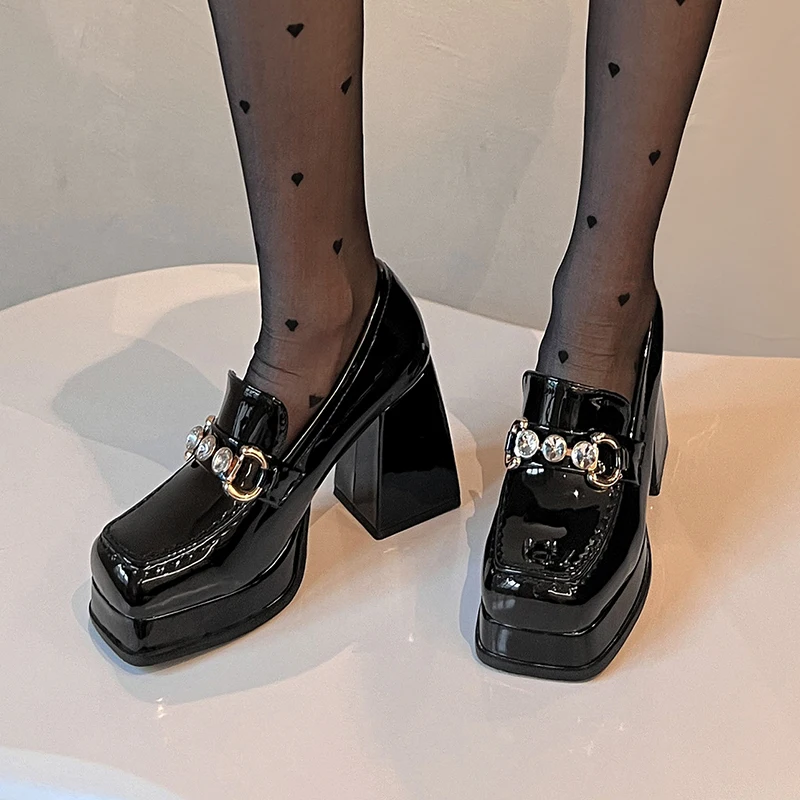 Plus Size Glossy Lacquered Leather Upper With Metal Round Buckle Connected In Series Rhinestone Shallow Slip-On Women's Pumps