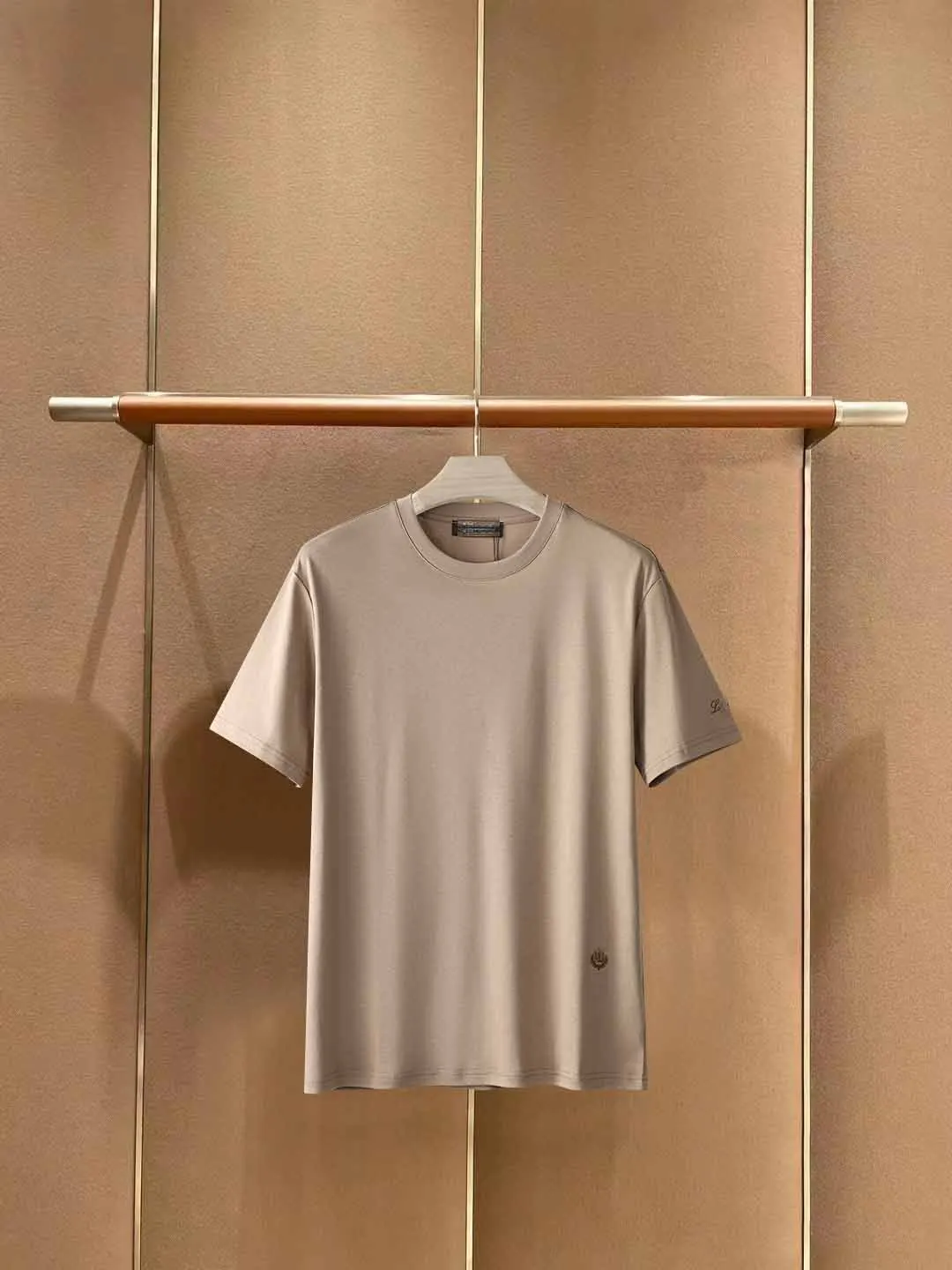 2025 DIKUSummer New Product: This T-shirt is made of 100% cotton fabric, which has a skin friendly, soft and delicate texture