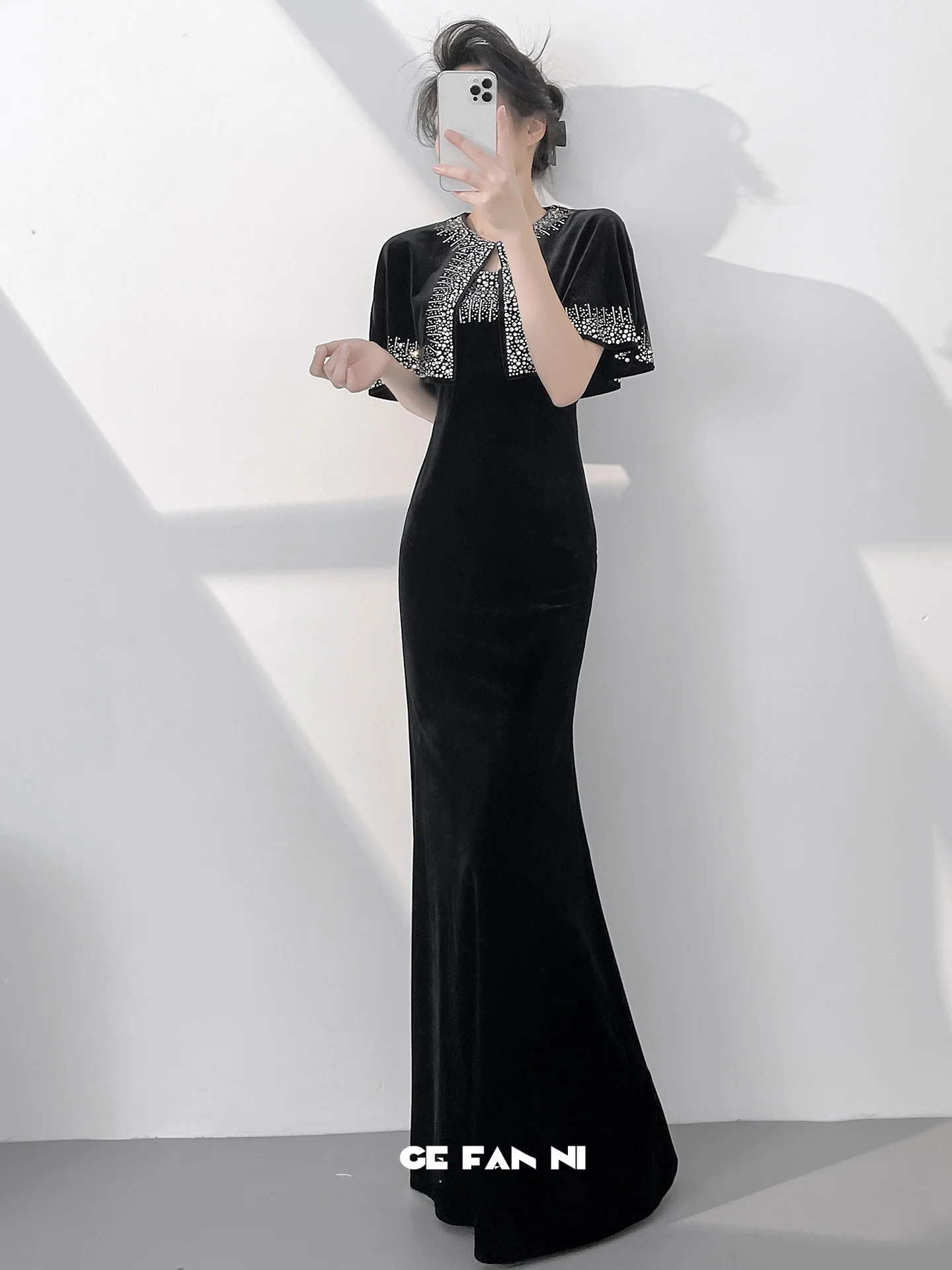 

Элегантное бархатное платье с дизайном «рыбий хвост» и накидкой на плечи для женщин, новинка 2026 года, премиум-класс, для свадеб и торжеств