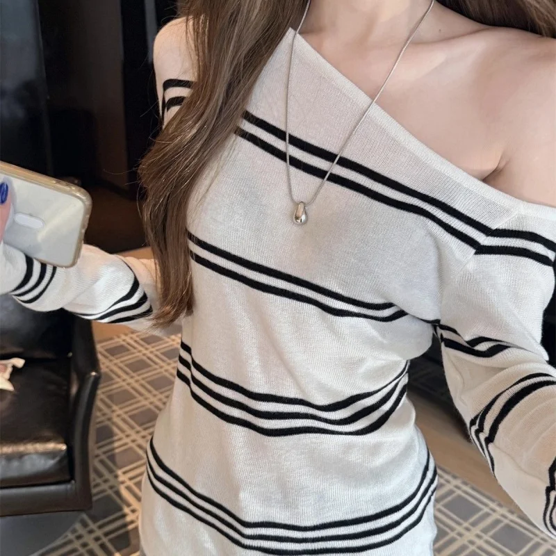 Women Contrast‑Striped Cold‑Shoulder Knit Sweater Lady Everyday‑Casual Shoulder‑Baring Long‑Sleeve Top Lady Fashion Knit Top