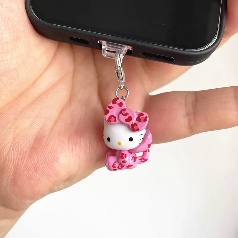 MINISO Żywiczne Zawieszki na Telefon Hello Kitty Zatyczki Przeciwkurzowe do iPhone 6-14 Port Ładowania Lightning Kreskówkowe Zatyczki Przeciwkurzowe Brelok Dekoracja