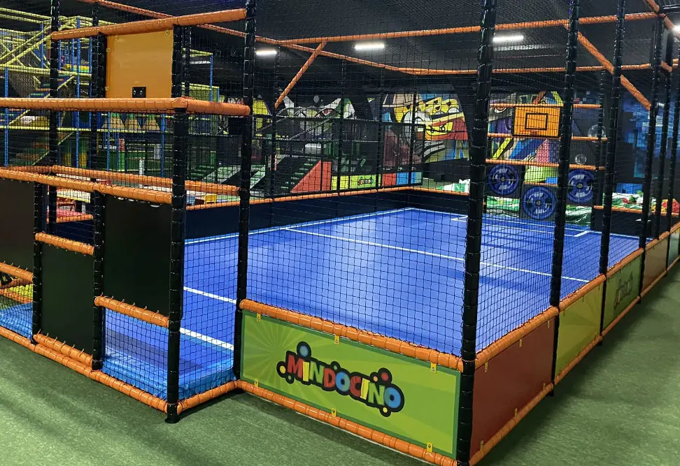 フローティングトランポリンサッカーコートスポーツホールジャンプ体操マットインフレータブルエアコート