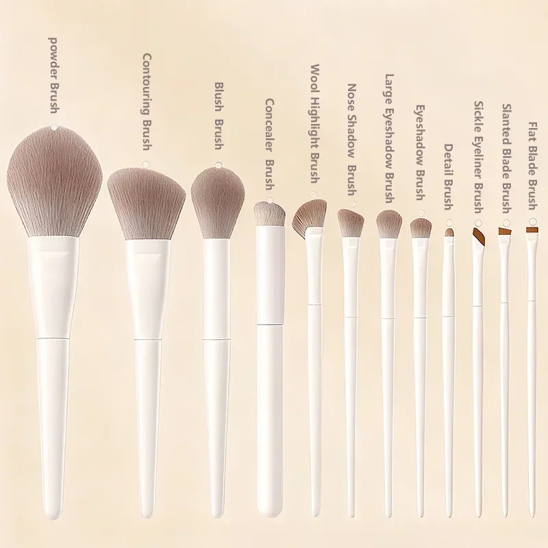 Set di pennelli per trucco da 12 pezzi Capelli bionici di alta qualità Applicazione setosa per miscelazione naturale per fard in polvere con custodia