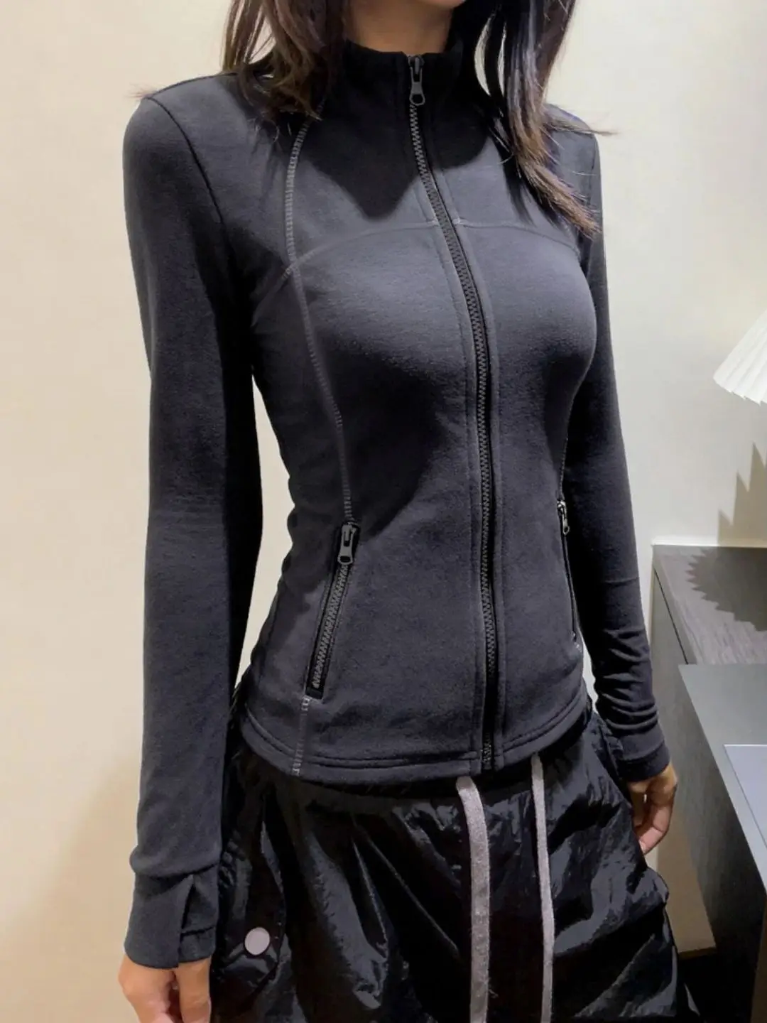 

Women's Fleece Lined Slim Fit Hoodie Thickened Waist Cinching Short Yoga Top Trendy Outerwear Autumn Winter Fashion