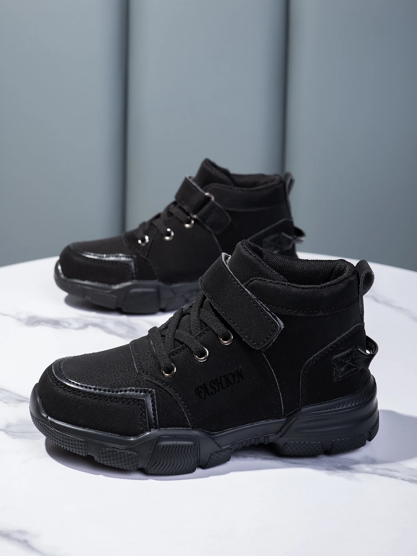 

Luxury Design Girls Shoes Autumn Children Sneaker Autumn Leather High Top Shoes for Kids Sports Tennis Fashion Girl Sneaker