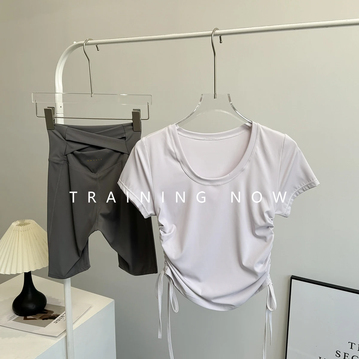 

Morning jogging suit for women in summer slimming Pilates yoga short-sleeved top Quick-drying jogging cycling fitness