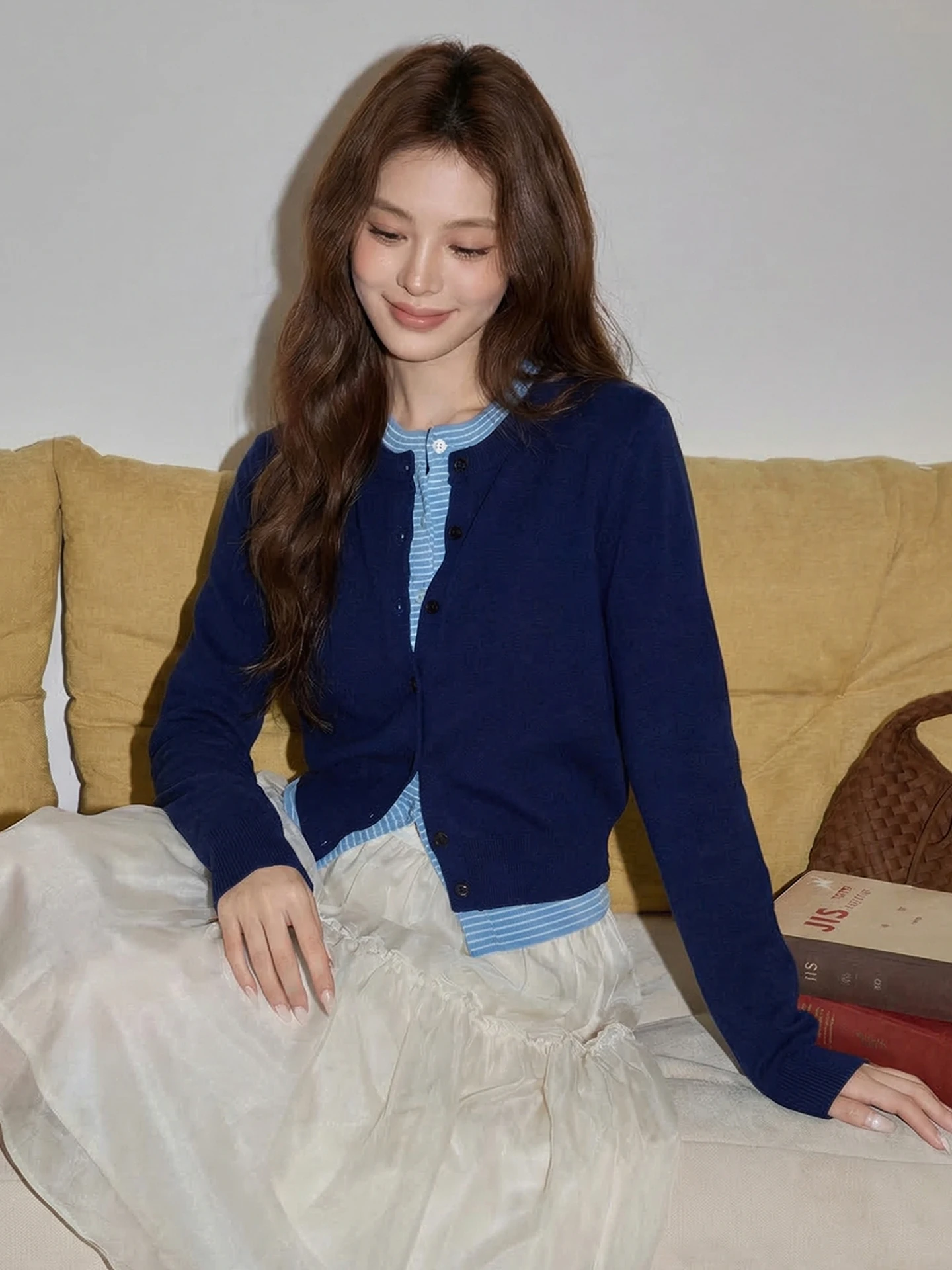 

Новый женский топ Slim Fit в корейском стиле, вязаный, в полоску, с круглым вырезом, весенний, больших размеров, мягкий, с длинными рукавами, повседневный, модный