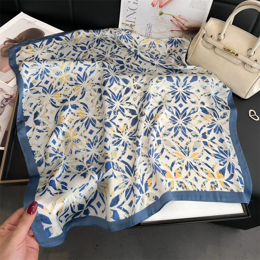 

New Print Headcloth Fashion Flower Square Shawls Popular 70X70cm Bandannas Four Seasons Kerchief Luxury Sunscreen Satin Scarves