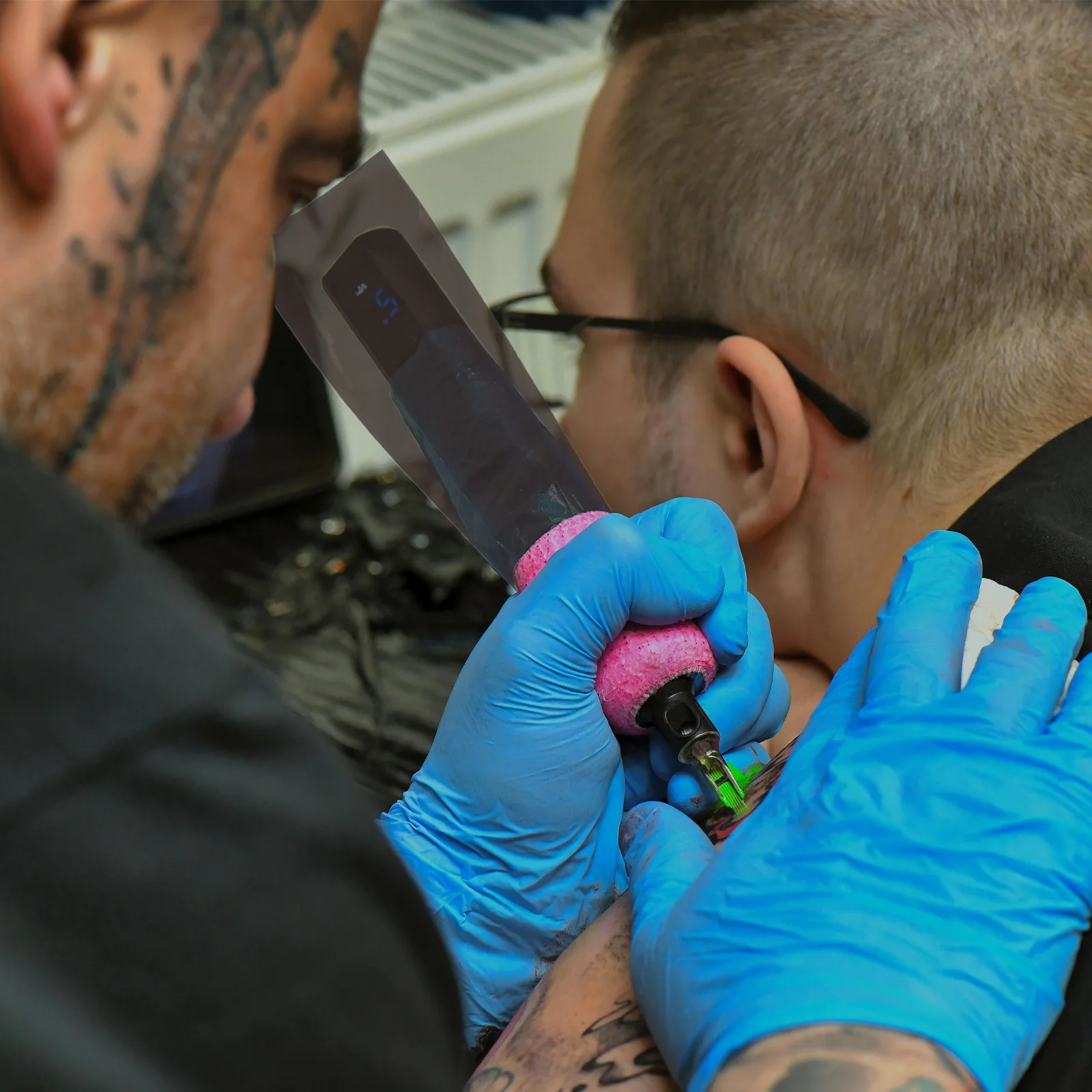 

400Pcs Tattoo Pen Covers Transparent PVC Protective Sleeve Long Clear Pen Bag Tattoo Supplies Organizer Clear Bag for Pens