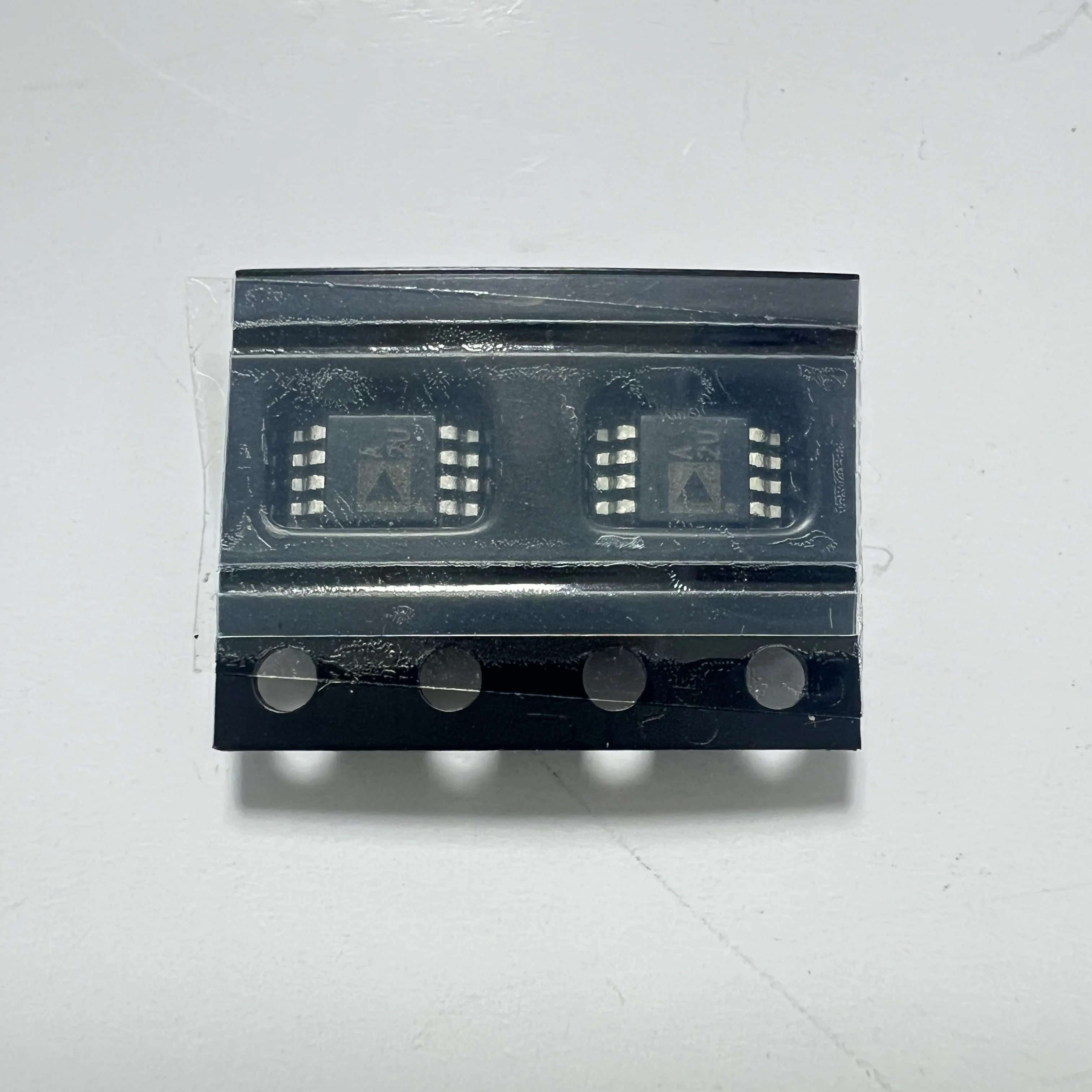 2PCS/LOT ADA4610-2ARMZ (Operational Amplifier)