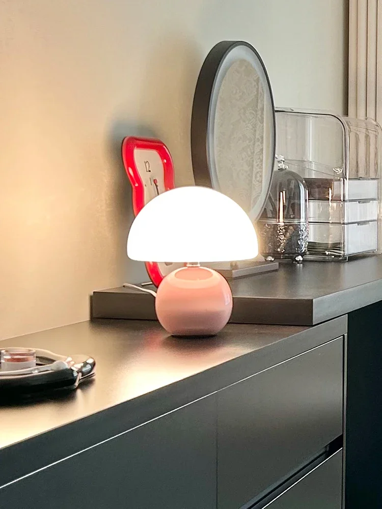 

French cream style mushroom desk lamp bedroom bedside lamp atmosphere girl study living room decorative lamp