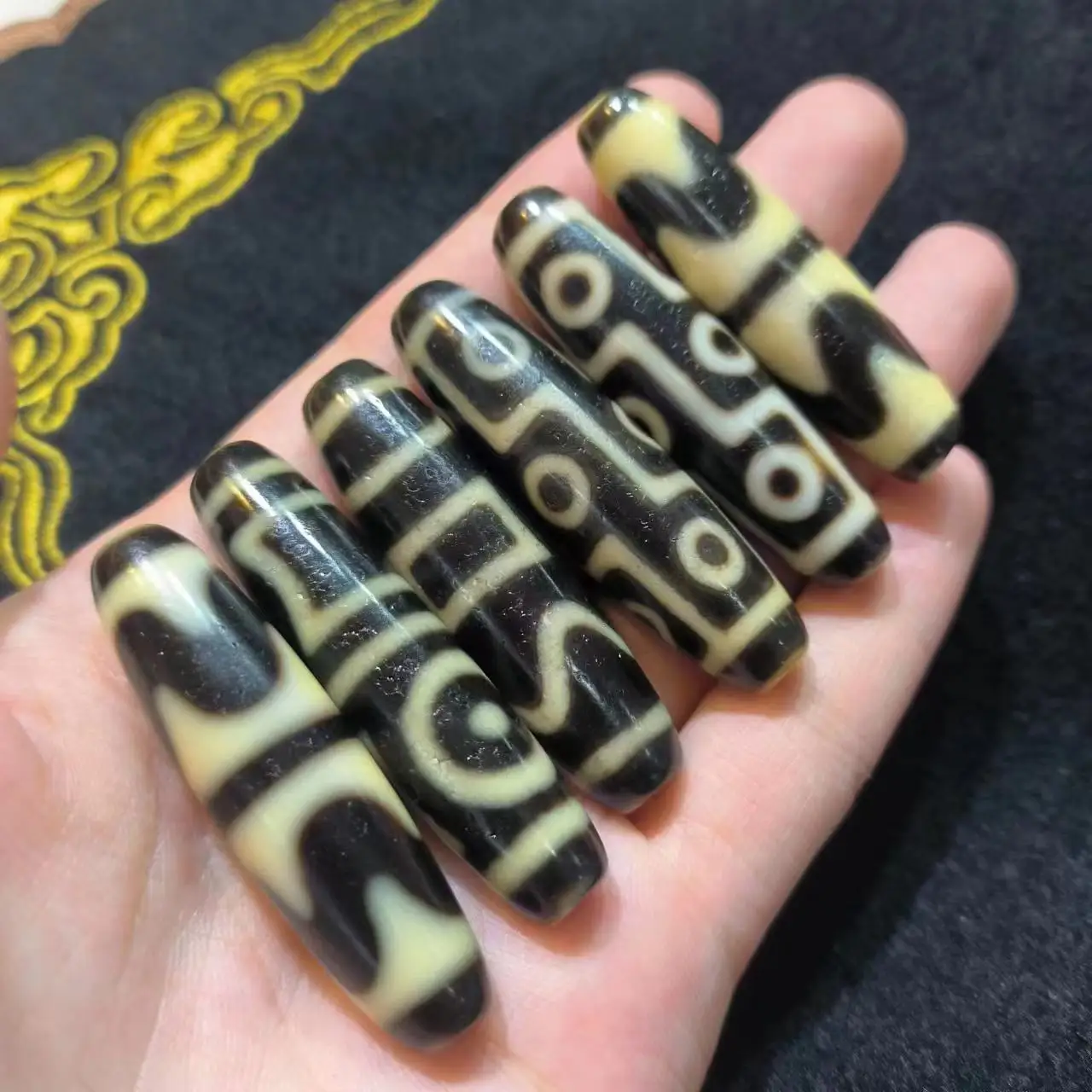 1pcs/lot Natural Old Agate Dzi yellow teeth weathered pattern Various patterns rare breed precious accessories jewelry amulet