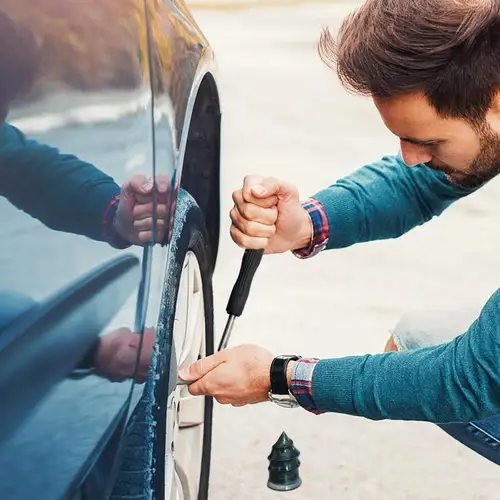 Imagen 2 del producto Juego de clavos de goma para reparación de neumáticos de coche, tornillo Universal para neumáticos, herramientas de reparación sin cámara, Kit de accesorios para motocicleta y camión