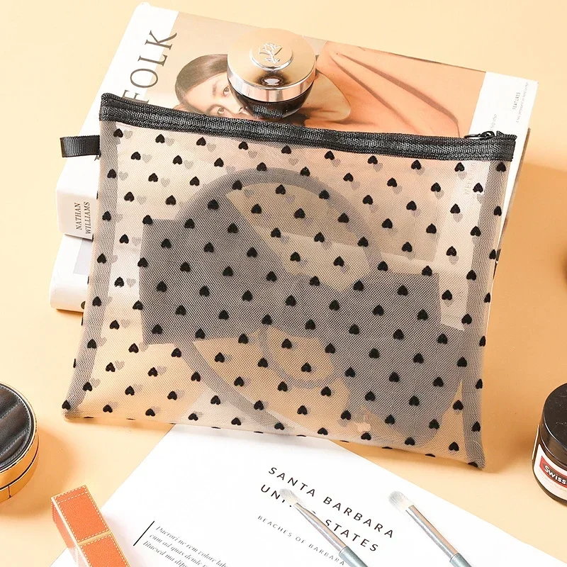 メッシュ化粧バッグ、ポータブルチェンジ、ヘッドフォン収納バッグ、ポータブルトラベルグルーミングバッグ、豪華なハートマウス赤い封筒