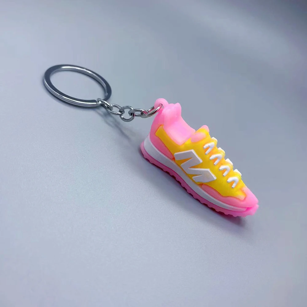 Creative 3D Simulation Mini Sports Shoes Silicone Keychain Car Key Bag Pendants Trinket Decoration Men Women Keyring Gift