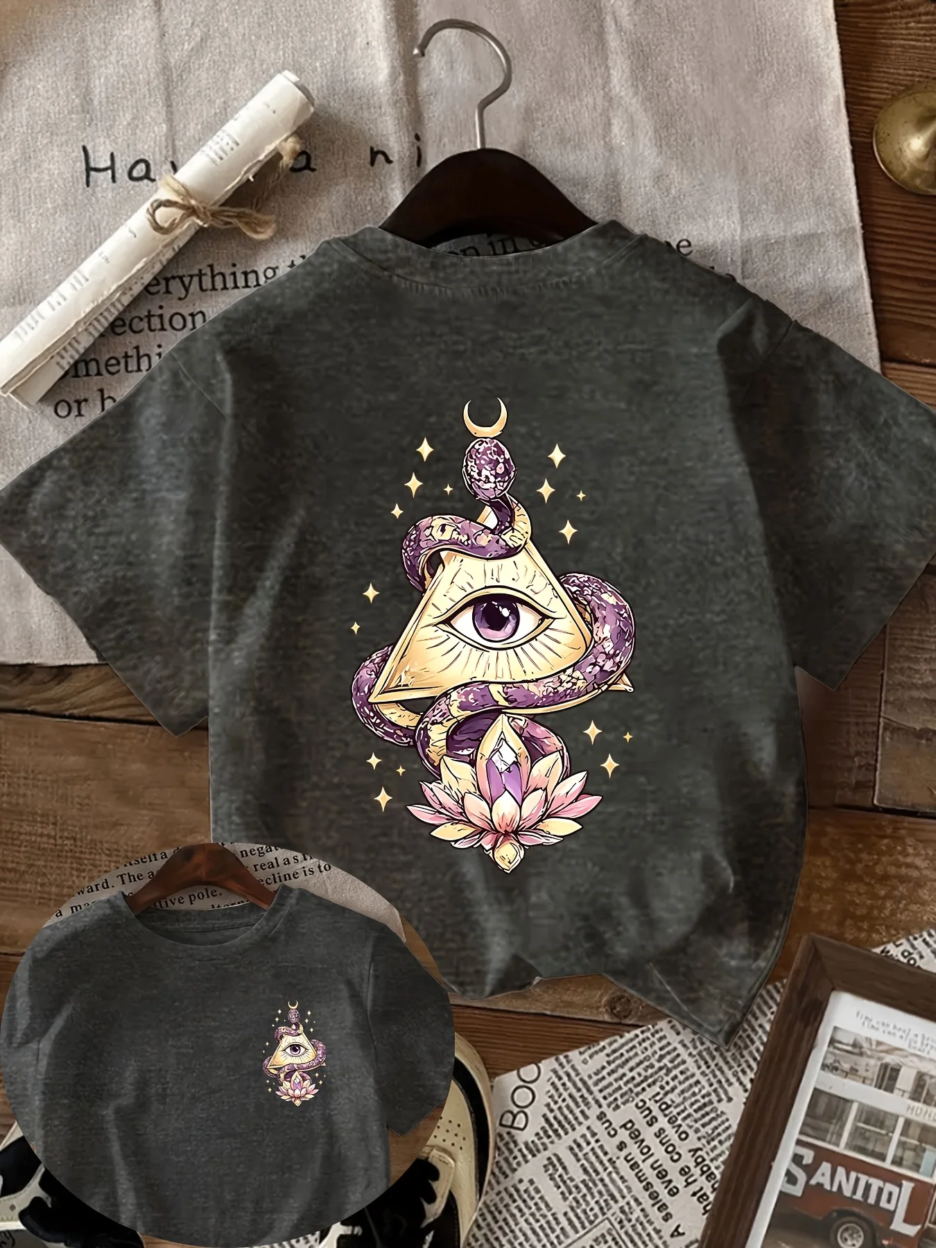 Serpentine Eye Print Pattern Printed Women's T-shirt Is An Ideal Choice for Comfortable and Casual Daily Commuting Style