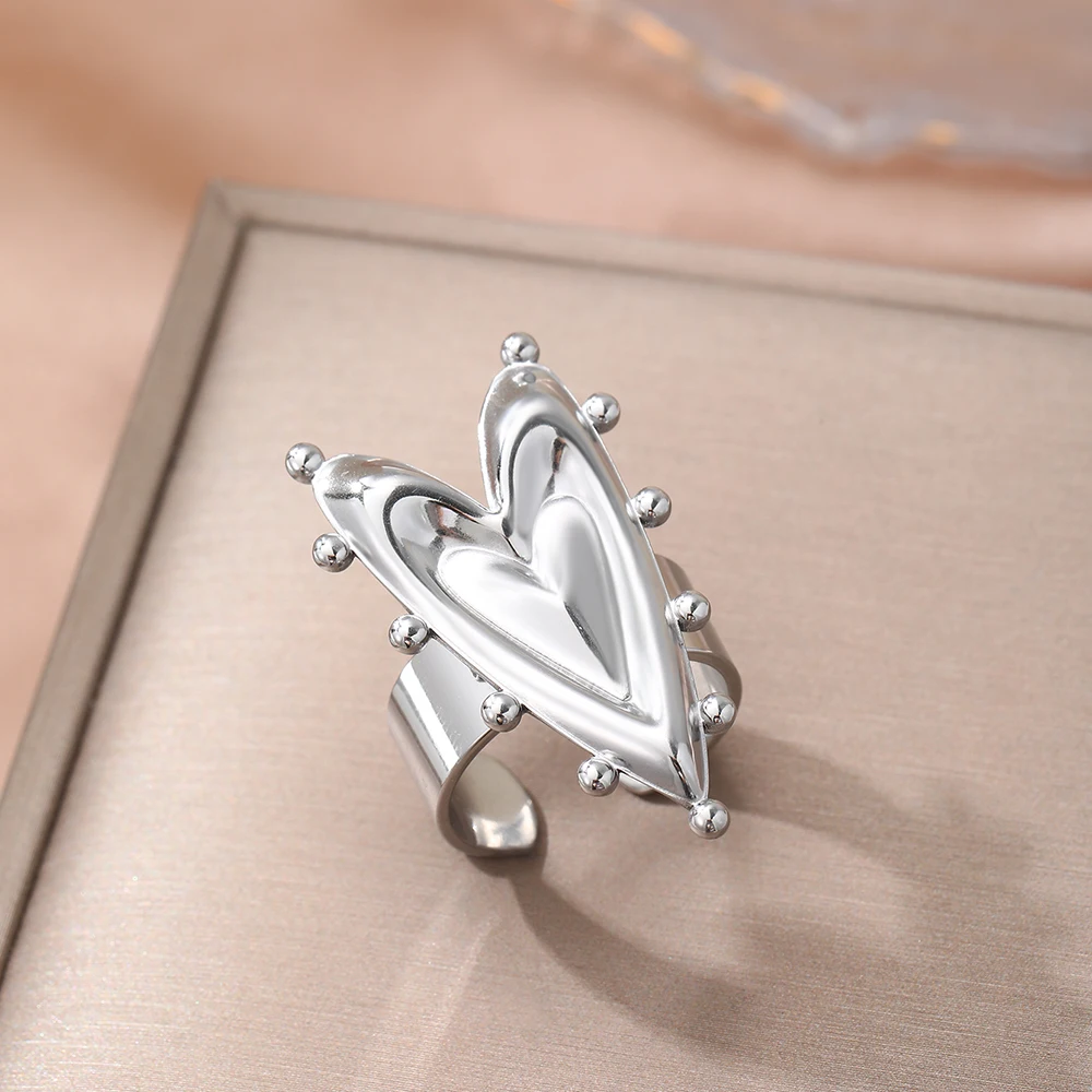 Stainless Steel Ring Fashionable New Design Romantic Peach Heart Carving Design Extravagant Rings For Women Jewelry Party Wear