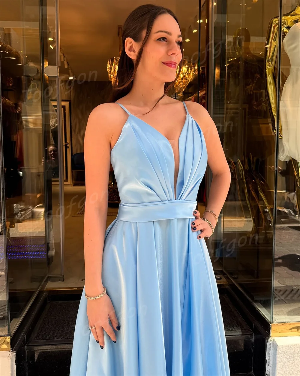 Toofgon V ネックサテンイブニングドレスカスタマイズされたシンプルな A ラインフォーマルパーティー女性イブニングドレススパゲッティストラップ婚約着用