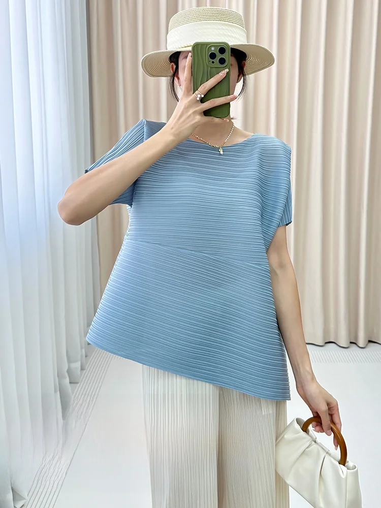 

Elegant Pure Color Asymmetrical Pleated Short Sleeve round Neck T-Shirt by Sanza Art Creation Autumn Collection 2026