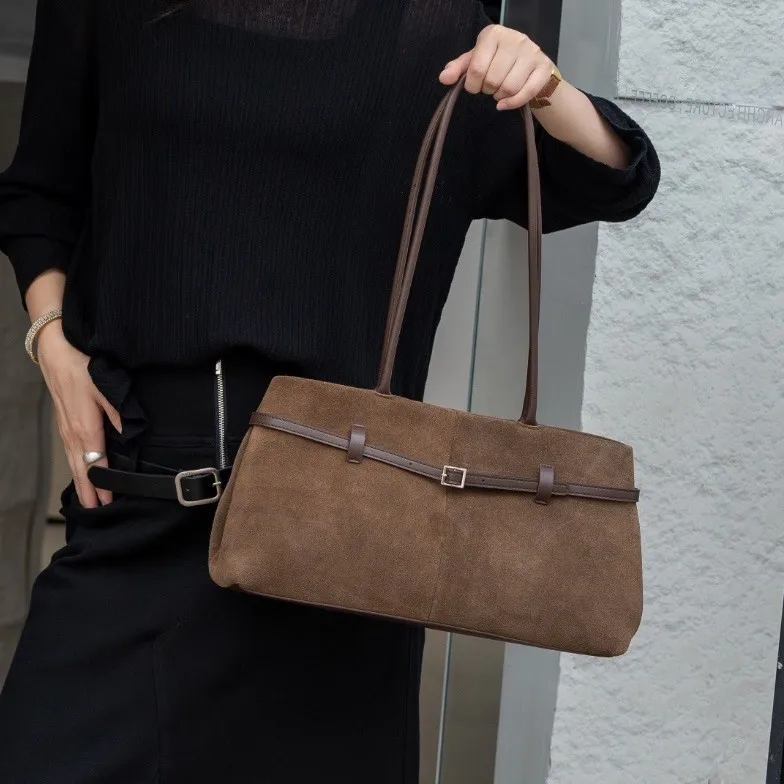 

2025 New High-end Suede Tote Bag Retro Matte Cowhide Shoulder Bowling Casual Commuter Tote Bag