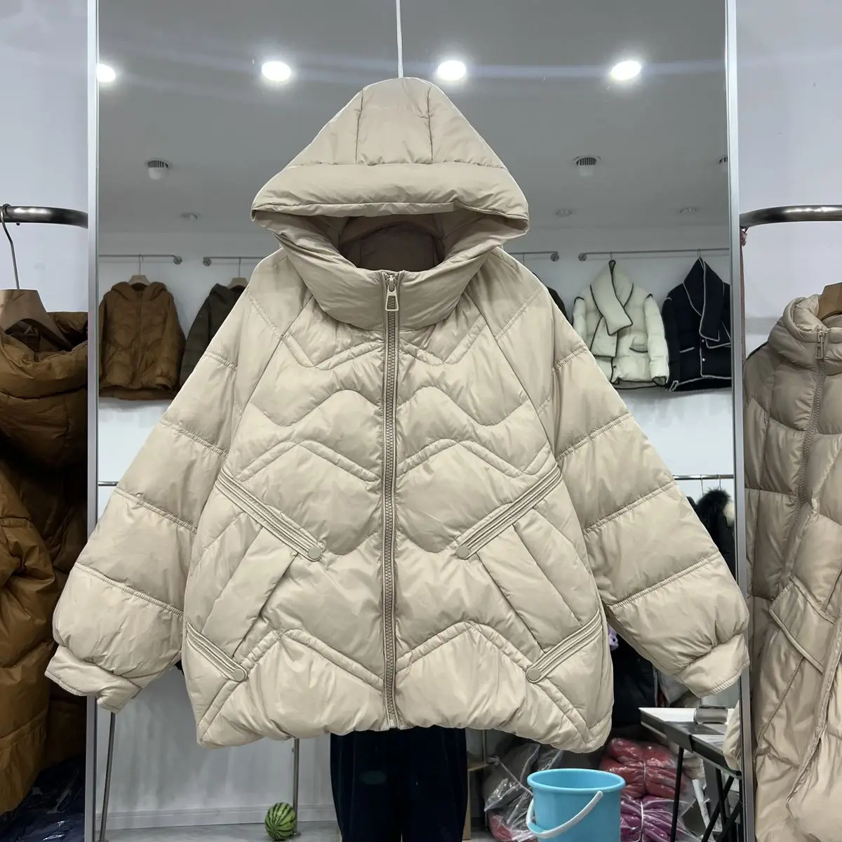 

2025 Новый женский пуховик с капюшоном, легкий прямой пуховик на белом утином пуху