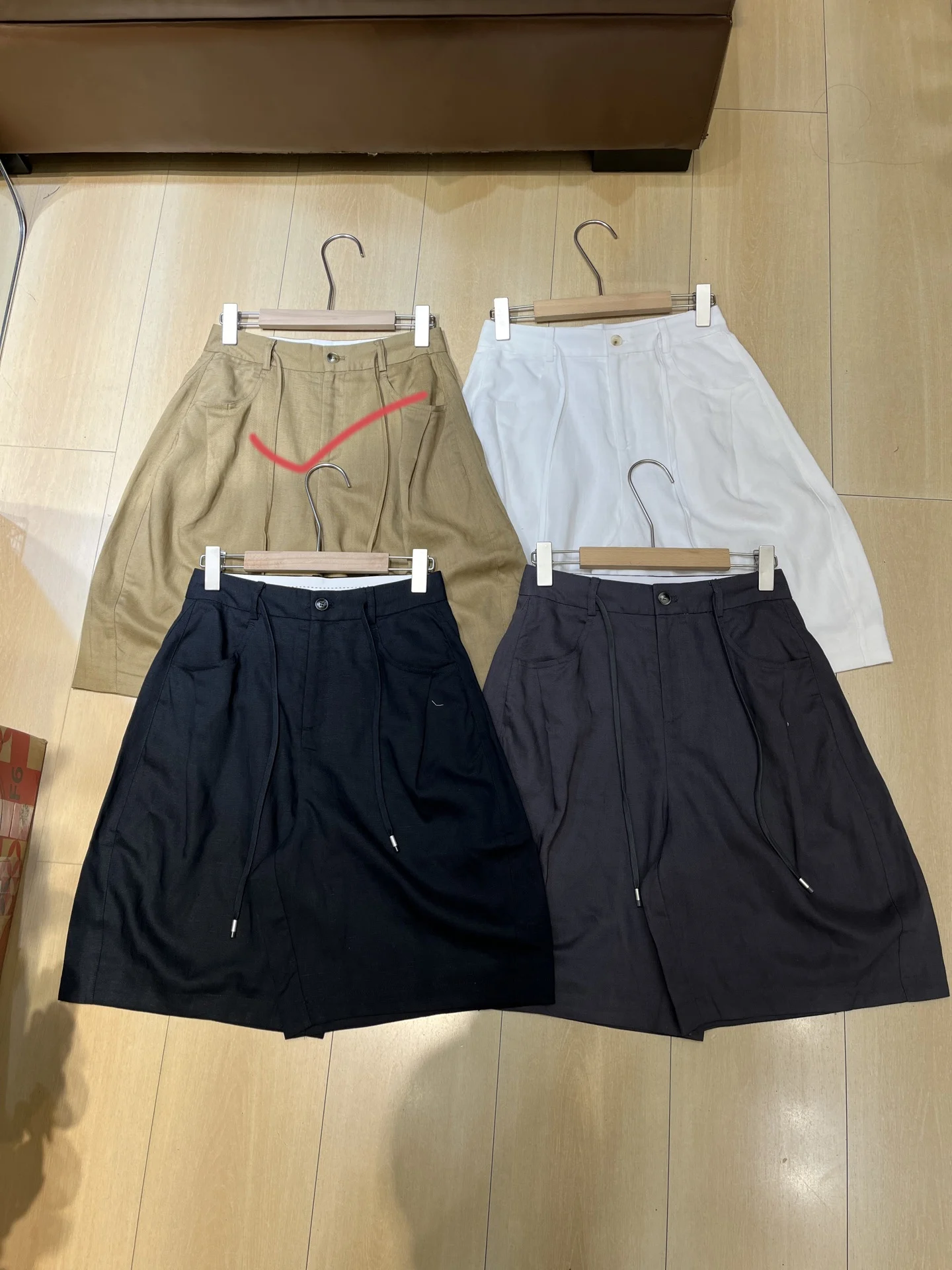 

Women's High-Waisted Wide-Leg Bermuda Shorts – Lightweight Summer Casual Shorts (Mid-Length)