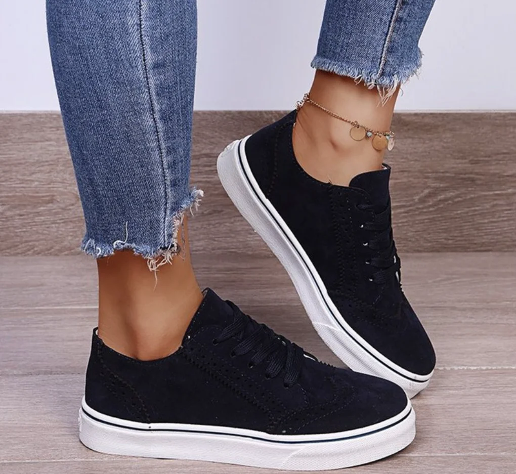 New 2026 Spring Sneakers Women Flat Casual Sneaker Fashion Versatile Lace Up Walking Women Shoes Large Size 43 Zapatos De Mujer