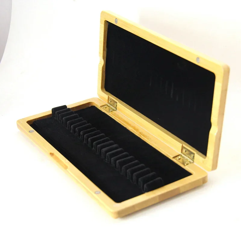 

Elegant Hand Carved Durable Bamboo Oboe Reeds Case, 20 Reeds Hold Oboe Part，new