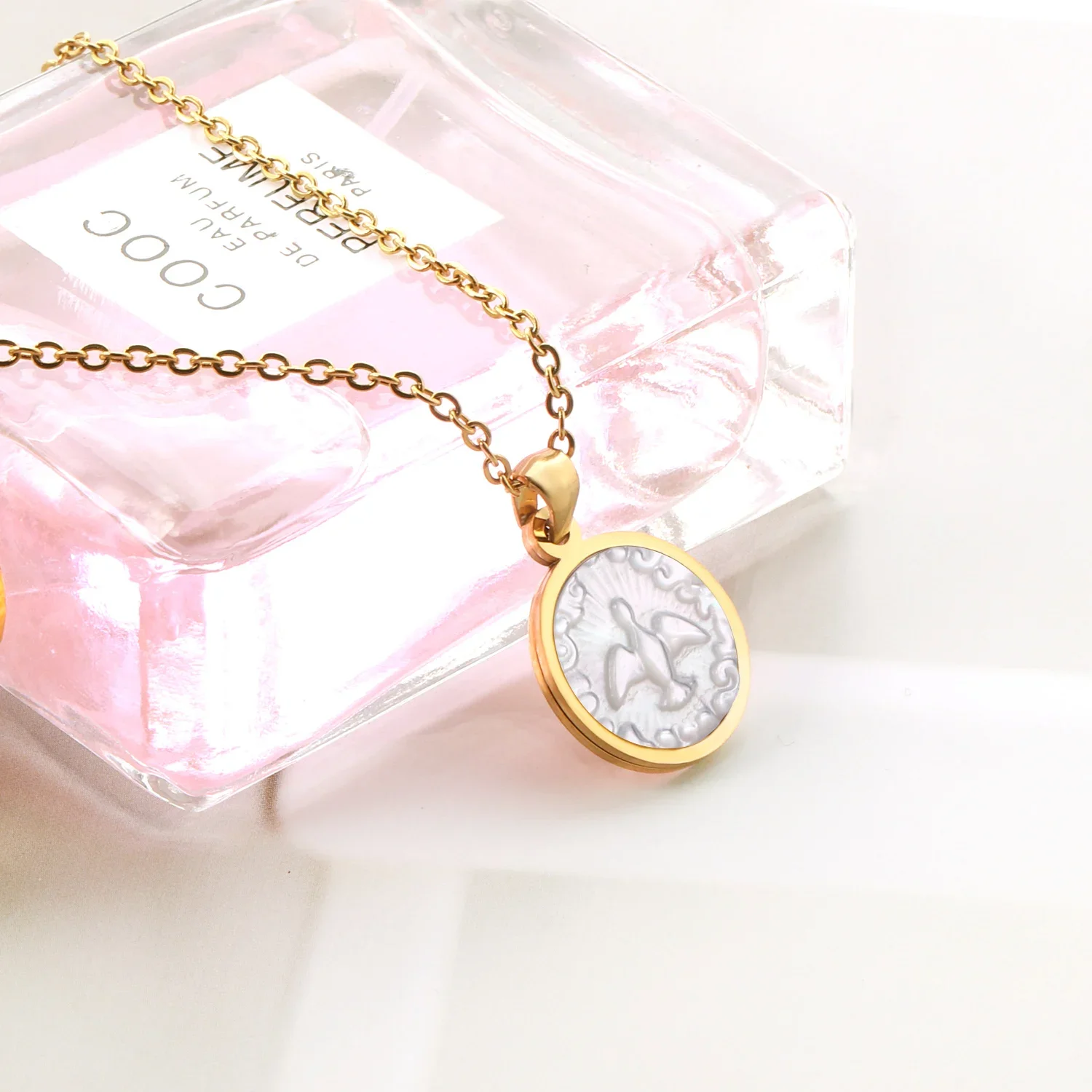 LUXUSTEEL Women Men Golden Stainless Steel Virgin Mary Necklace Religious Style Prayer Amulet Jewelry for Arabic Classic Gift - Detail 1