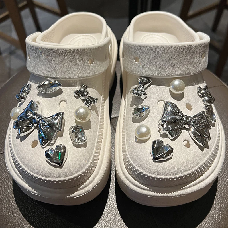 Silver Bear Bowknot Shoe Accessories 2026 Fashion Pearls Crystal Shoe Charms Sets 2026 Summer Y2k Designer Shoes Decorations